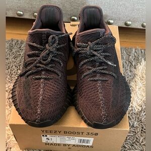 Black Yeezy boost 350